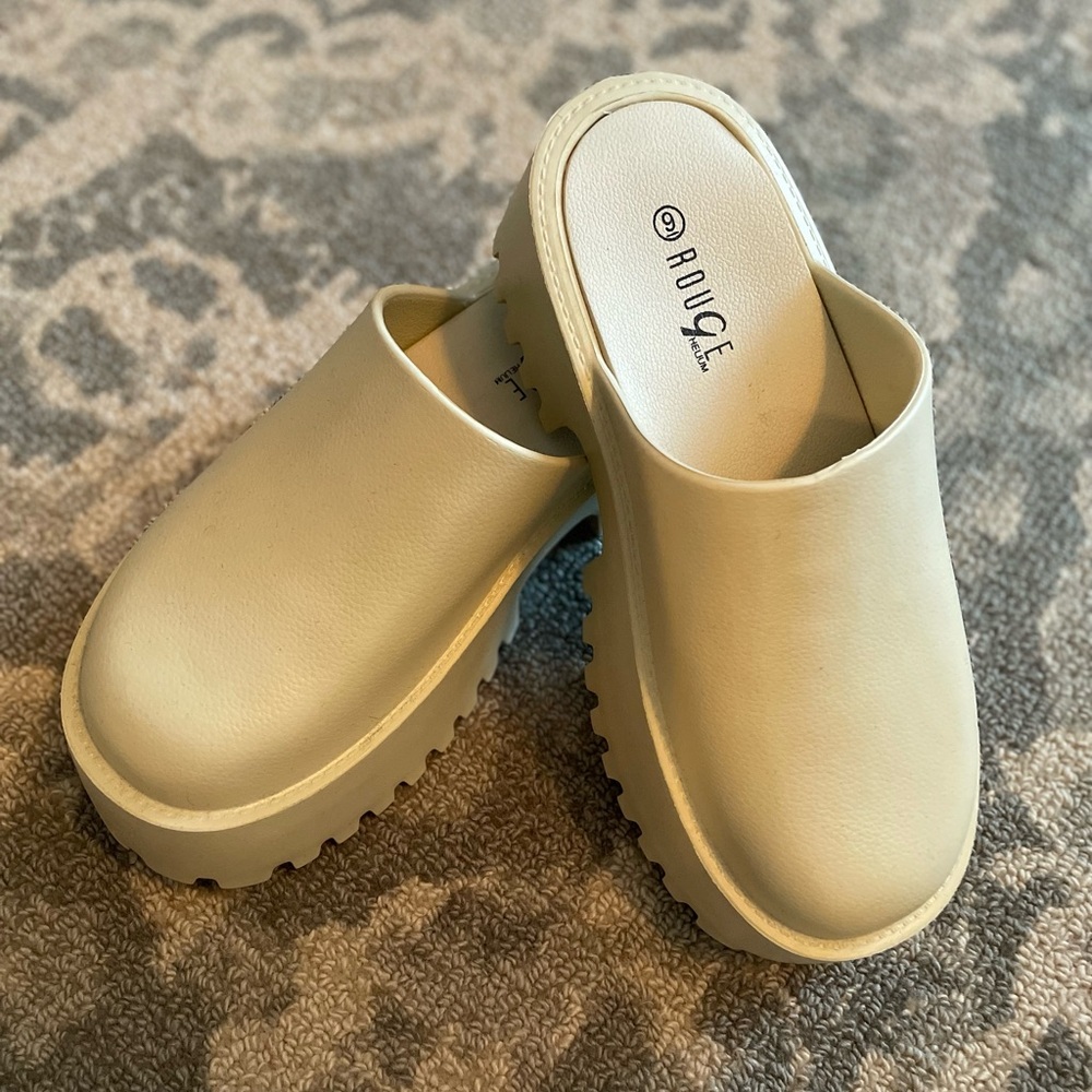Rouge platform heel mule 
Cream Women's Slip-On Shoes
